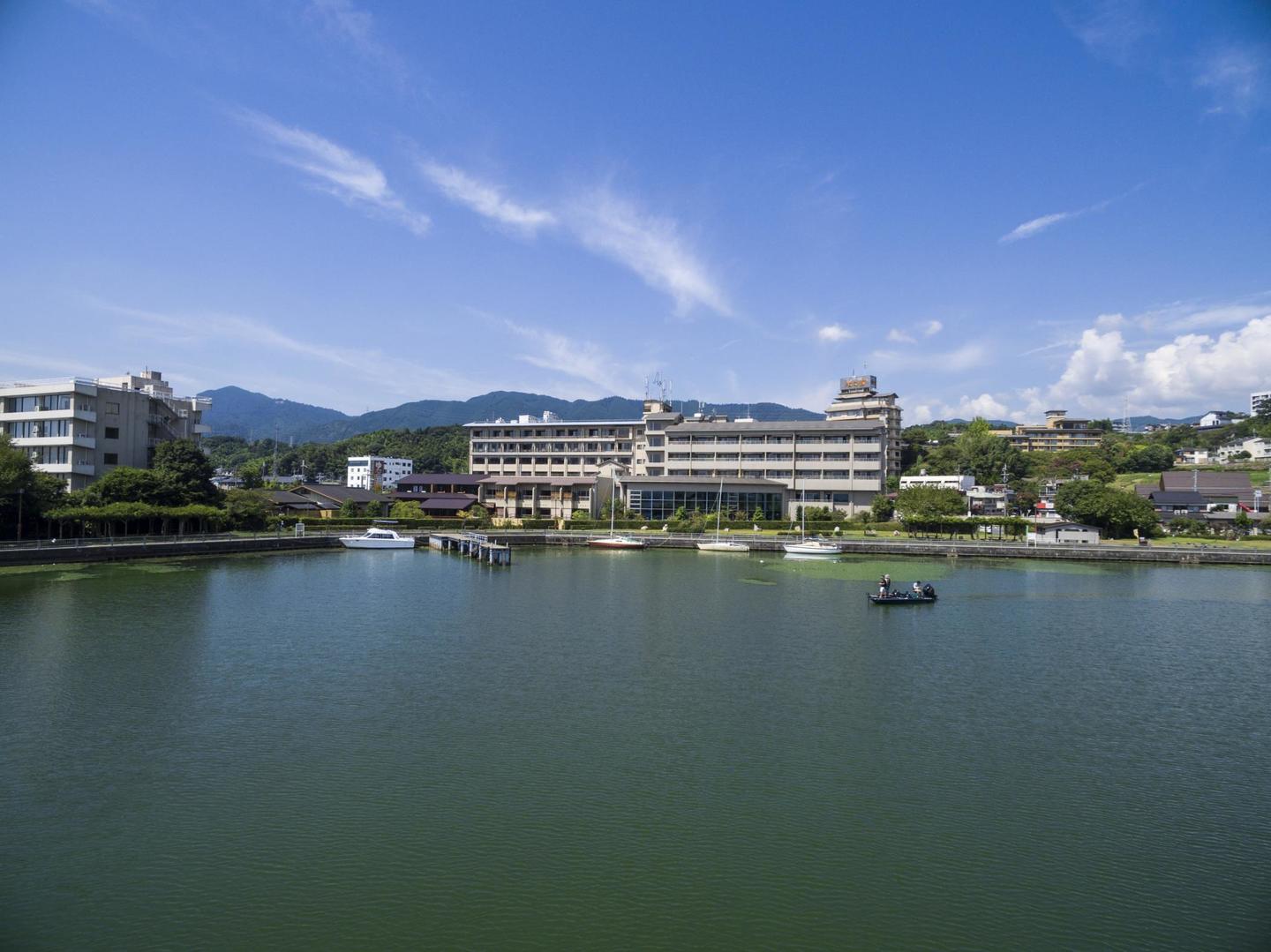 琵琶湖からの外観